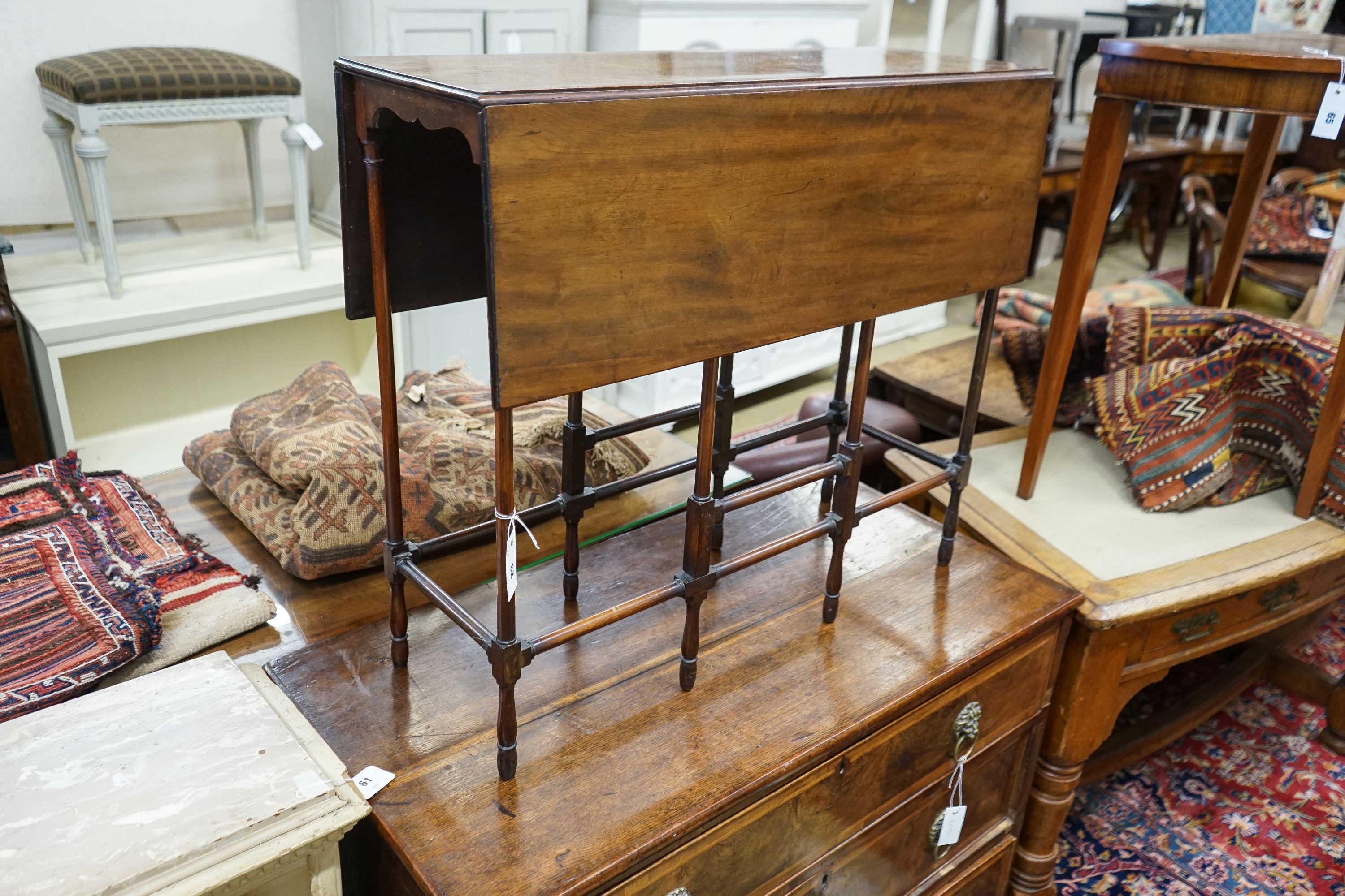 An Edwardian mahogany spider leg table, width 83cm, depth 29cm, height 72cm